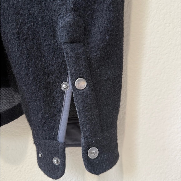 Toad&Co Men's Black Kennicott Shirt Jacket - Picture 14 of 16